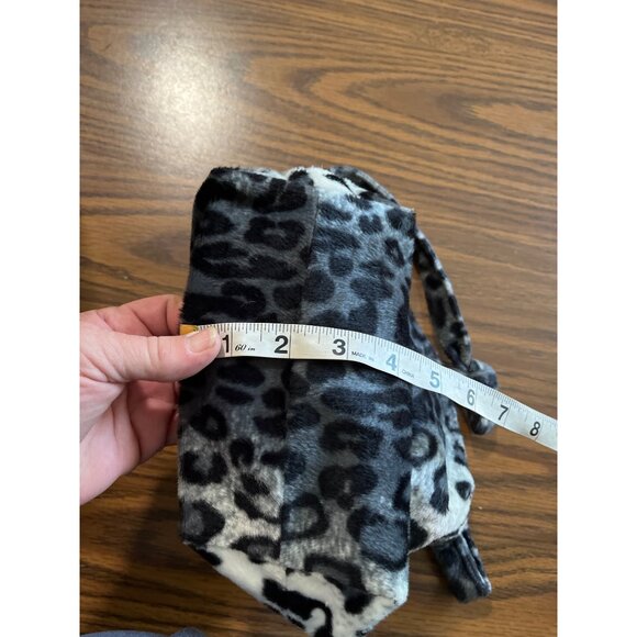 Black, white, and grey fuzzy leopard print zippered tote bag - Picture 7 of 7